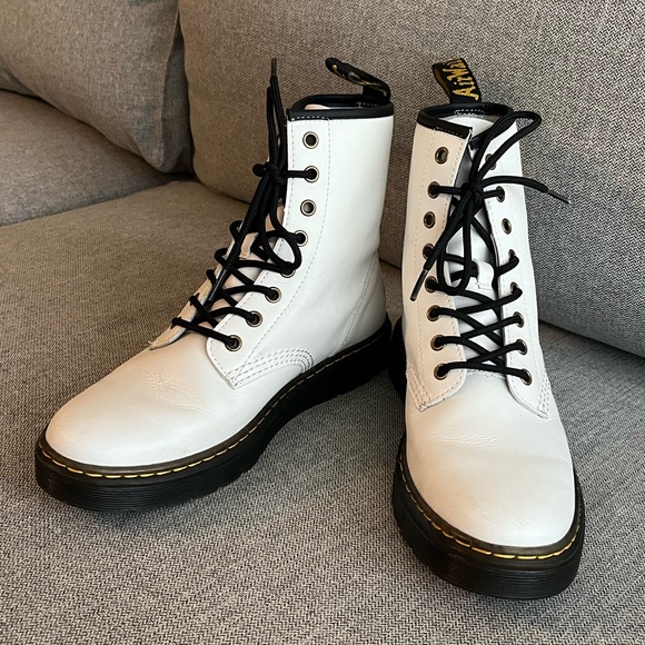 Dr Martens 1460 Smooth Leather Lace Up Boots- size 41 - Picture 2 of 6